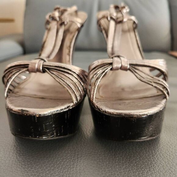 BCBGeneration Santos heeled leather sandal, silver pewter, sz 10 - Picture 5 of 7